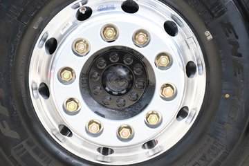 �ൺ��� ��JH6�ؿ� 660���� 6X4 LNG�Զ���ǣ����ͼƬ