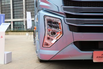 �ൺ��� ӥ; ����� 600���� 6X4 LNG�Զ���ǣ����(һ�����12��)(������ƿ)ͼƬ