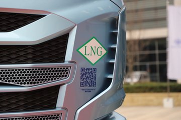 �ൺ��� ӥ; ����� 600���� 6X4 LNG�Զ���ǣ����(һ�����12��)(������ƿ)ͼƬ