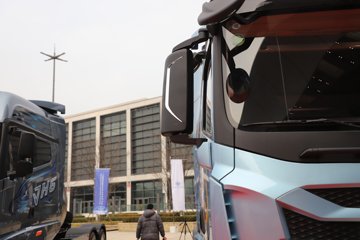 �ൺ��� ӥ; ����� 600���� 6X4 LNG�Զ���ǣ����(һ�����12��)(������ƿ)ͼƬ