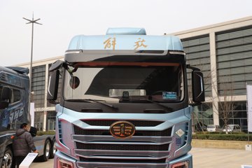 �ൺ��� ӥ; ����� 600���� 6X4 LNG�Զ���ǣ����(һ�����12��)(������ƿ)ͼƬ