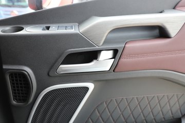 �ൺ��� ӥ; ����� 600���� 6X4 LNG�Զ���ǣ����(һ�����12��)(������ƿ)ͼƬ