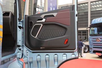 �ൺ��� ӥ; ����� 600���� 6X4 LNG�Զ���ǣ����(һ�����12��)(������ƿ)ͼƬ