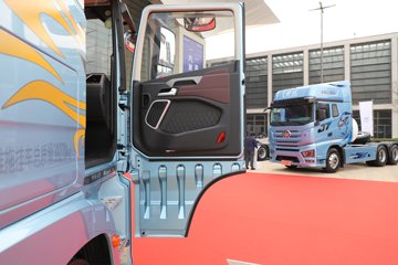 �ൺ��� ӥ; ����� 600���� 6X4 LNG�Զ���ǣ����(һ�����12��)(������ƿ)ͼƬ