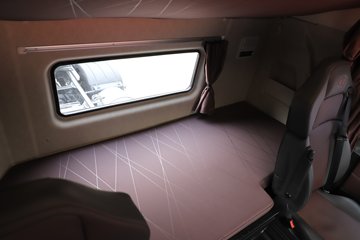 �ൺ��� ӥ; ����� 600���� 6X4 LNG�Զ���ǣ����(һ�����12��)(������ƿ)ͼƬ