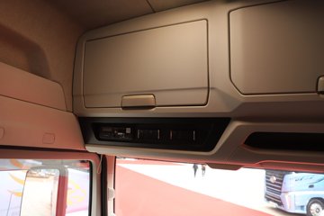 �ൺ��� ӥ; ����� 600���� 6X4 LNG�Զ���ǣ����(һ�����12��)(������ƿ)ͼƬ