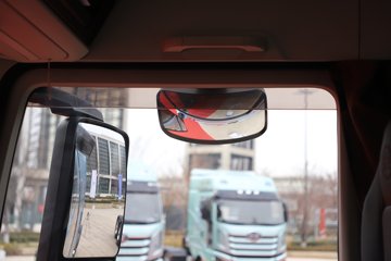 �ൺ��� ӥ; ����� 600���� 6X4 LNG�Զ���ǣ����(һ�����12��)(������ƿ)ͼƬ