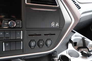 �ൺ��� ӥ; ����� 600���� 6X4 LNG�Զ���ǣ����(һ�����12��)(������ƿ)ͼƬ