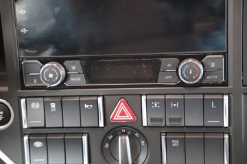 �ൺ��� ӥ; ����� 600���� 6X4 LNG�Զ���ǣ����(һ�����12��)(������ƿ)ͼƬ