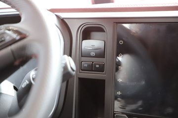 �ൺ��� ӥ; ����� 600���� 6X4 LNG�Զ���ǣ����(һ�����12��)(������ƿ)ͼƬ