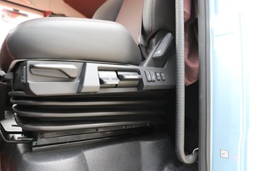 �ൺ��� ӥ; ����� 600���� 6X4 LNG�Զ���ǣ����(һ�����12��)(������ƿ)ͼƬ