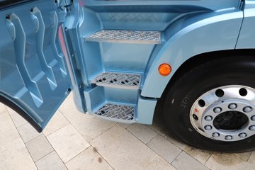 �ൺ��� ӥ; ����� 600���� 6X4 LNG�Զ���ǣ����(һ�����12��)(������ƿ)ͼƬ