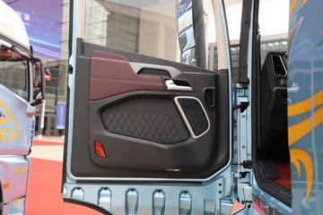 �ൺ��� ӥ; ����� 600���� 6X4 LNG�Զ���ǣ����(һ�����12��)(������ƿ)ͼƬ