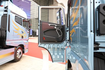 �ൺ��� ӥ; ����� 600���� 6X4 LNG�Զ���ǣ����(һ�����12��)(������ƿ)ͼƬ