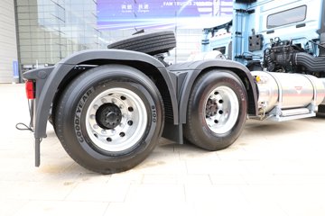 �ൺ��� ӥ; ����� 600���� 6X4 LNG�Զ���ǣ����(һ�����12��)(������ƿ)ͼƬ