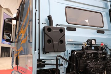 �ൺ��� ӥ; ����� 600���� 6X4 LNG�Զ���ǣ����(һ�����12��)(������ƿ)ͼƬ