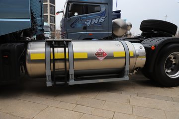 �ൺ��� ӥ; ����� 600���� 6X4 LNG�Զ���ǣ����(һ�����12��)(������ƿ)ͼƬ