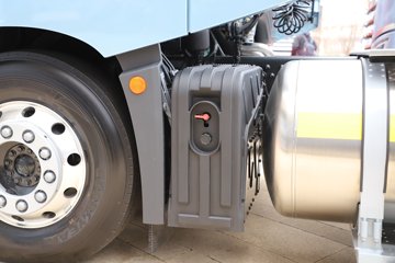 �ൺ��� ӥ; ����� 600���� 6X4 LNG�Զ���ǣ����(һ�����12��)(������ƿ)ͼƬ