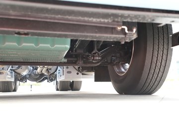 �ൺ��� ӥ; ����� 600���� 6X4 LNG�Զ���ǣ����(һ�����12��)(������ƿ)ͼƬ