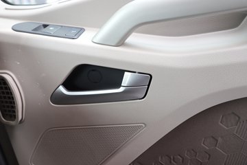 һ����� J7�ؿ� ����� ���ļ��� 600���� 6X4 LNG�Զ���ǣ����(Һ��)(CA4250P77M26T1E6)ͼƬ