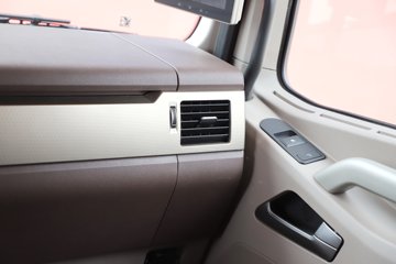 һ����� J7�ؿ� ����� ���ļ��� 600���� 6X4 LNG�Զ���ǣ����(Һ��)(CA4250P77M26T1E6)ͼƬ