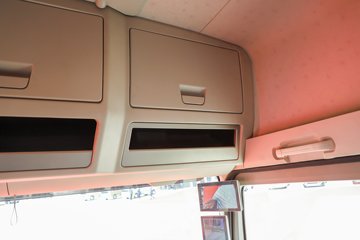 һ����� J7�ؿ� ����� ���ļ��� 600���� 6X4 LNG�Զ���ǣ����(Һ��)(CA4250P77M26T1E6)ͼƬ