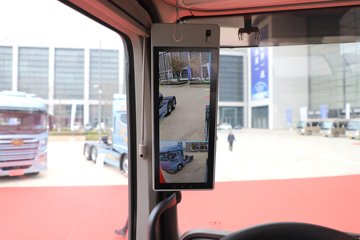 һ����� J7�ؿ� ����� ���ļ��� 600���� 6X4 LNG�Զ���ǣ����(Һ��)(CA4250P77M26T1E6)ͼƬ