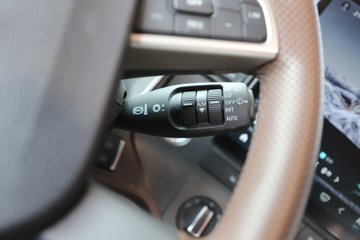 һ����� J7�ؿ� ����� ���ļ��� 600���� 6X4 LNG�Զ���ǣ����(Һ��)(CA4250P77M26T1E6)ͼƬ