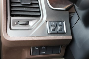 һ����� J7�ؿ� ����� ���ļ��� 600���� 6X4 LNG�Զ���ǣ����(Һ��)(CA4250P77M26T1E6)ͼƬ