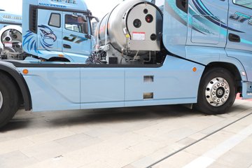 һ����� J7�ؿ� ����� ���ļ��� 600���� 6X4 LNG�Զ���ǣ����(Һ��)(CA4250P77M26T1E6)ͼƬ