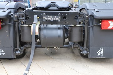 һ����� J7�ؿ� ����� ���ļ��� 600���� 6X4 LNG�Զ���ǣ����(Һ��)(CA4250P77M26T1E6)ͼƬ