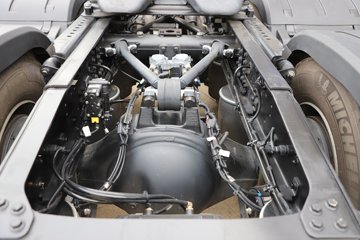 һ����� J7�ؿ� ����� ���ļ��� 600���� 6X4 LNG�Զ���ǣ����(Һ��)(CA4250P77M26T1E6)ͼƬ