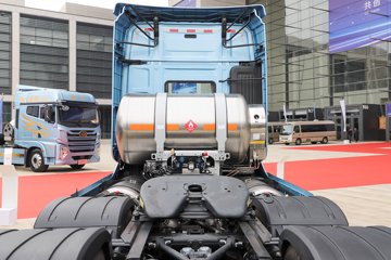 һ����� J7�ؿ� ����� ���ļ��� 600���� 6X4 LNG�Զ���ǣ����(Һ��)(CA4250P77M26T1E6)ͼƬ