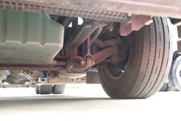 һ����� J7�ؿ� ����� ���ļ��� 600���� 6X4 LNG�Զ���ǣ����(Һ��)(CA4250P77M26T1E6)ͼƬ