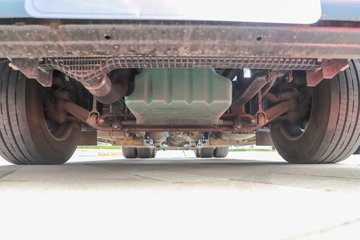 һ����� J7�ؿ� ����� ���ļ��� 600���� 6X4 LNG�Զ���ǣ����(Һ��)(CA4250P77M26T1E6)ͼƬ