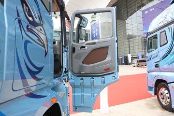 һ����� J7�ؿ� 660���� 6X4 LNG�Զ���ǣ����(CA4250P77M26T1E6)ͼƬ