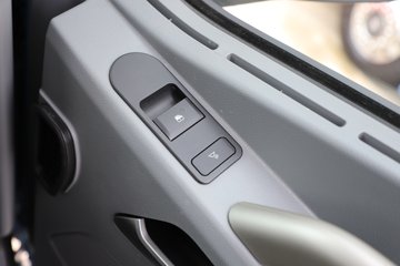 һ����� J7�ؿ� 660���� 6X4 LNG�Զ���ǣ����(CA4250P77M26T1E6)ͼƬ