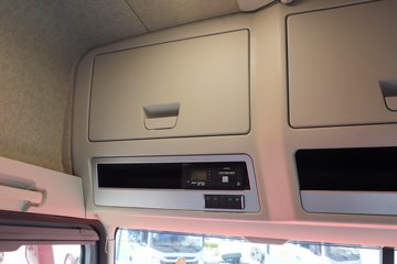 һ����� J7�ؿ� 660���� 6X4 LNG�Զ���ǣ����(CA4250P77M26T1E6)ͼƬ