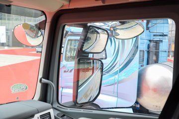 һ����� J7�ؿ� 660���� 6X4 LNG�Զ���ǣ����(CA4250P77M26T1E6)ͼƬ