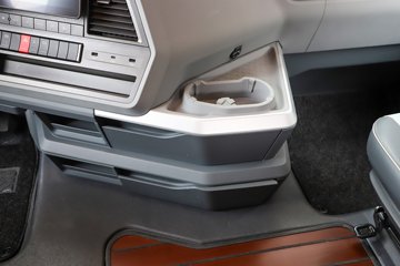 һ����� J7�ؿ� 660���� 6X4 LNG�Զ���ǣ����(CA4250P77M26T1E6)ͼƬ