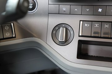 һ����� J7�ؿ� 660���� 6X4 LNG�Զ���ǣ����(CA4250P77M26T1E6)ͼƬ