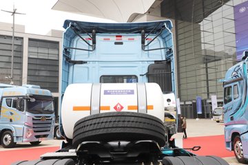 һ����� J7�ؿ� 660���� 6X4 LNG�Զ���ǣ����(CA4250P77M26T1E6)ͼƬ