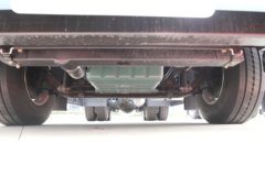 一汽解放 J7重卡 660马力 6X4 LNG自动档牵引车(CA4250P77M26T1E6)