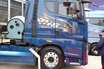 �ൺ��� ��JH6�ؿ� 600���� 6X4 LNG�Զ���ǣ����ͼƬ