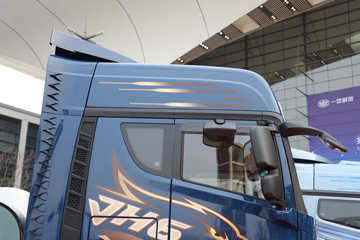 �ൺ��� ��JH6�ؿ� 600���� 6X4 LNG�Զ���ǣ����ͼƬ