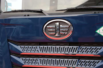 �ൺ��� ��JH6�ؿ� 600���� 6X4 LNG�Զ���ǣ����ͼƬ