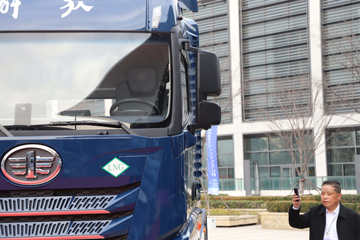 �ൺ��� ��JH6�ؿ� 600���� 6X4 LNG�Զ���ǣ����ͼƬ