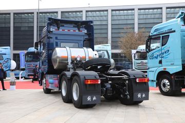 �ൺ��� ��JH6�ؿ� 600���� 6X4 LNG�Զ���ǣ����ͼƬ