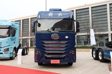 �ൺ��� ��JH6�ؿ� 600���� 6X4 LNG�Զ���ǣ����ͼƬ