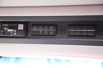 �ൺ��� ��JH6�ؿ� 600���� 6X4 LNG�Զ���ǣ����ͼƬ